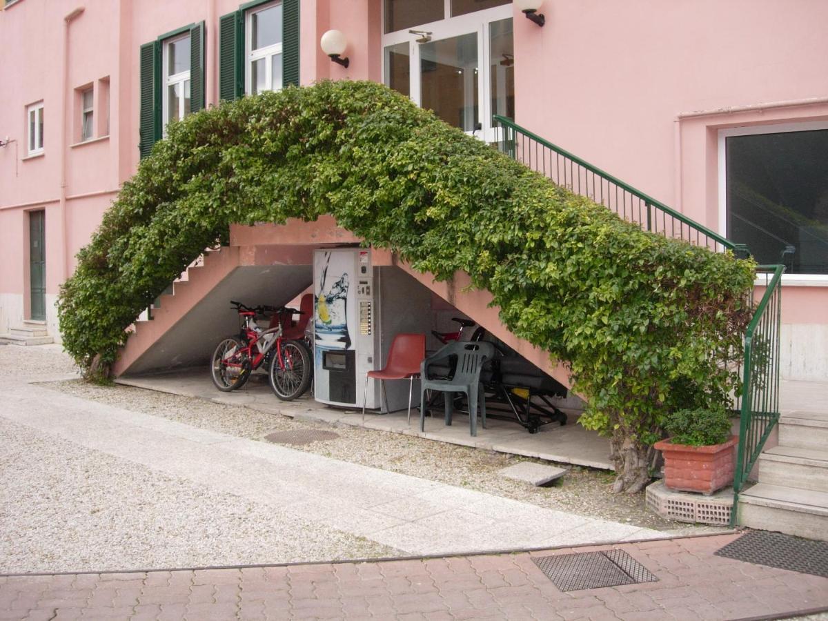 Foresteria Roma Esercito Della Salvezza Exteriör bild