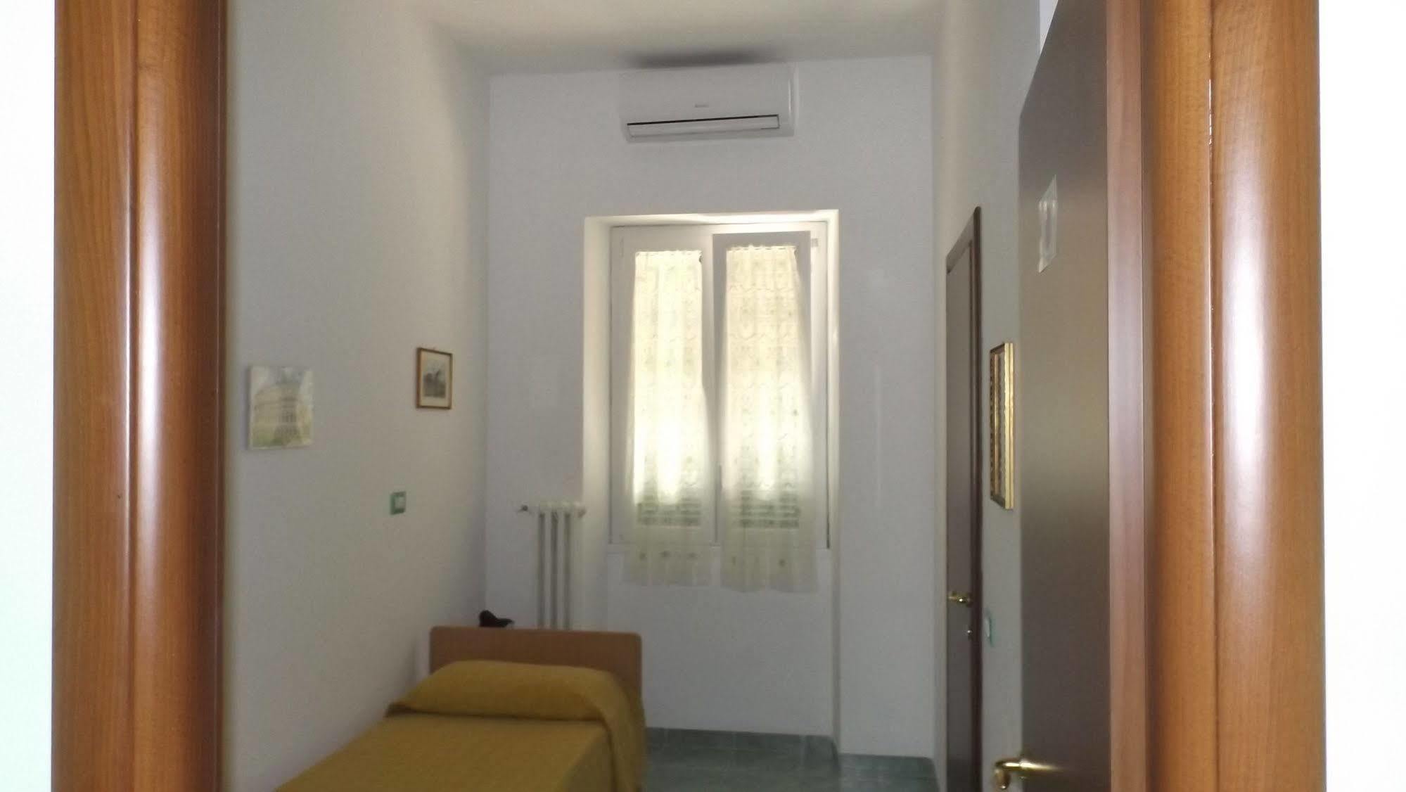 Foresteria Roma Esercito Della Salvezza Exteriör bild
