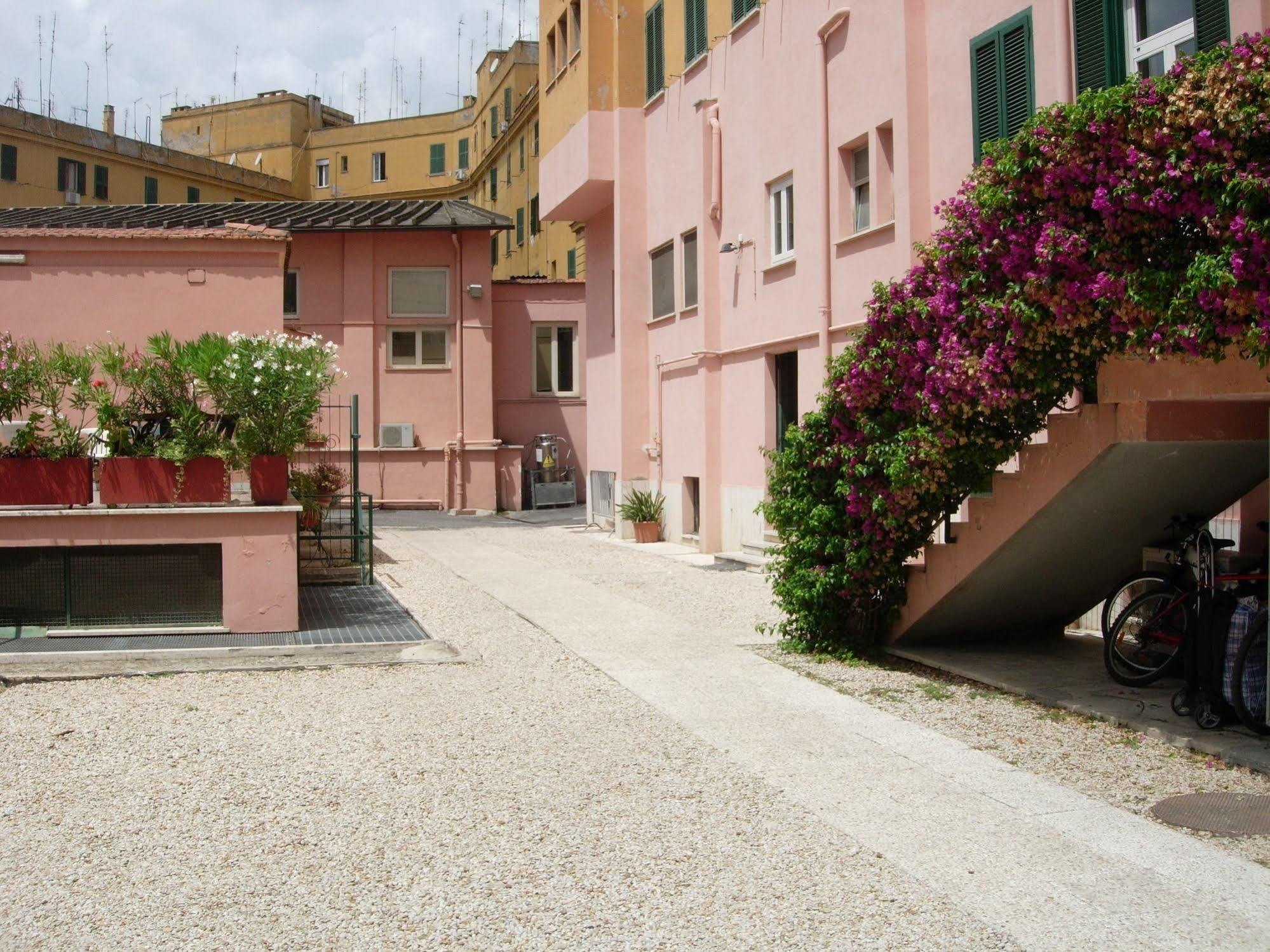 Foresteria Roma Esercito Della Salvezza Exteriör bild